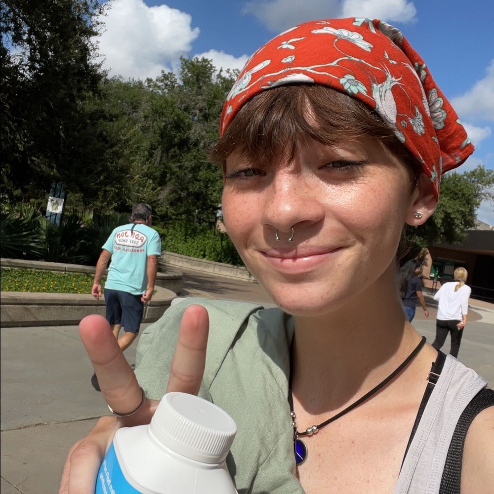 Meet your Posher, Brittney